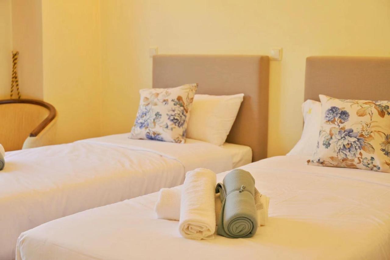 New Times Home & Hotels Near Metro Station Athens Center Atenas Exterior foto