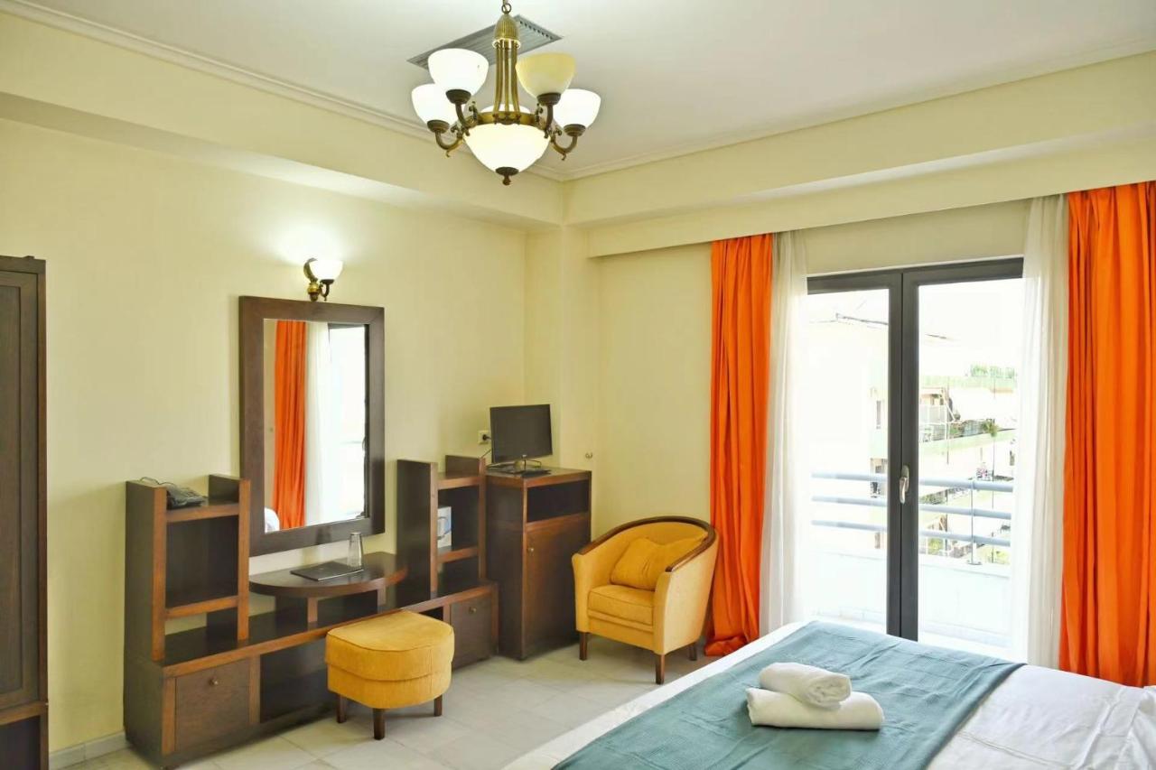 New Times Home & Hotels Near Metro Station Athens Center Atenas Exterior foto