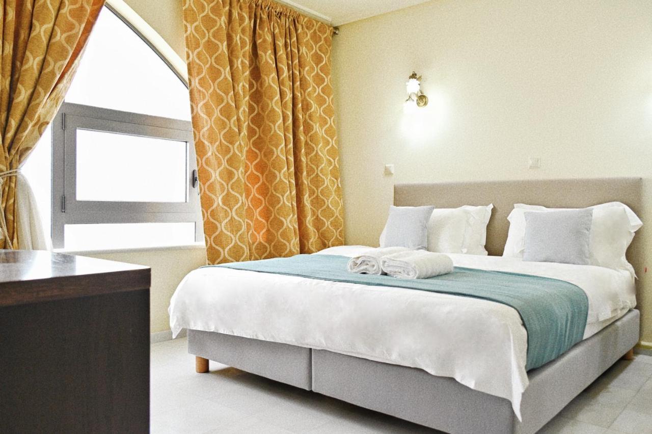 New Times Home & Hotels Near Metro Station Athens Center Atenas Exterior foto