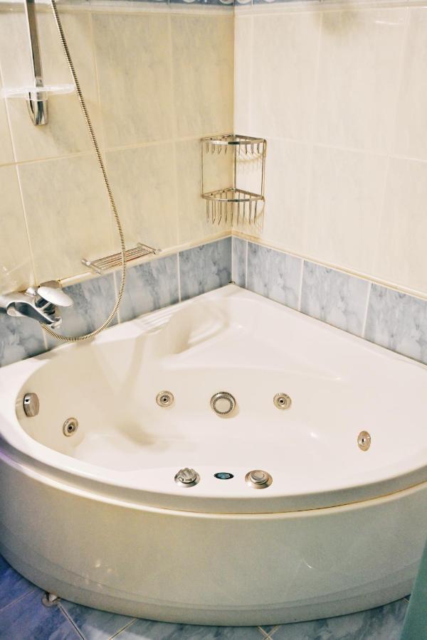 New Times Home & Hotels Near Metro Station Athens Center Atenas Exterior foto