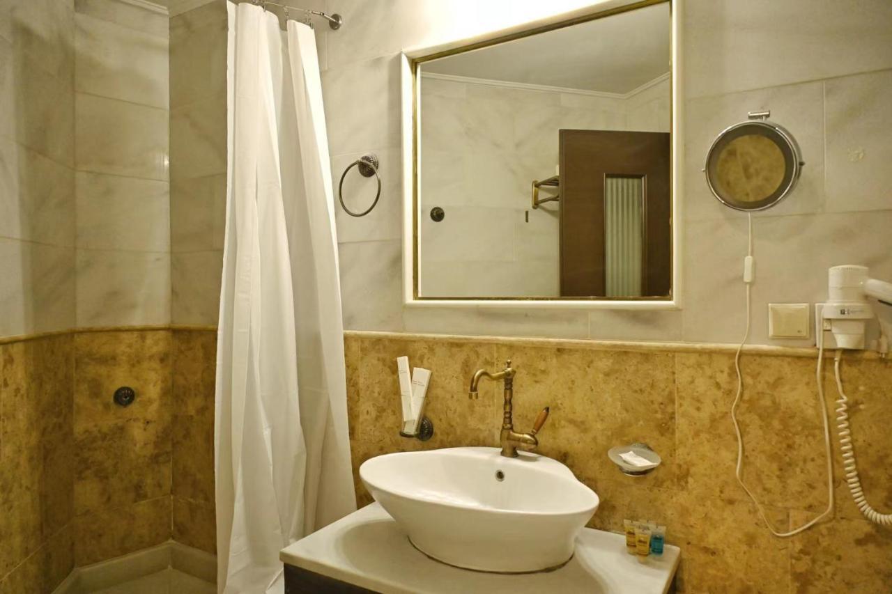 New Times Home & Hotels Near Metro Station Athens Center Atenas Exterior foto