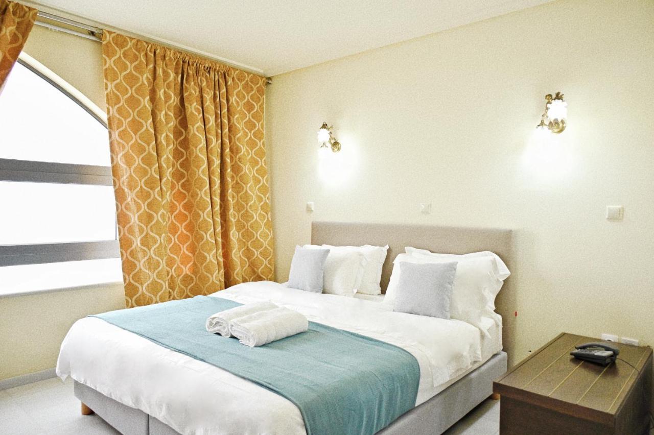 New Times Home & Hotels Near Metro Station Athens Center Atenas Exterior foto