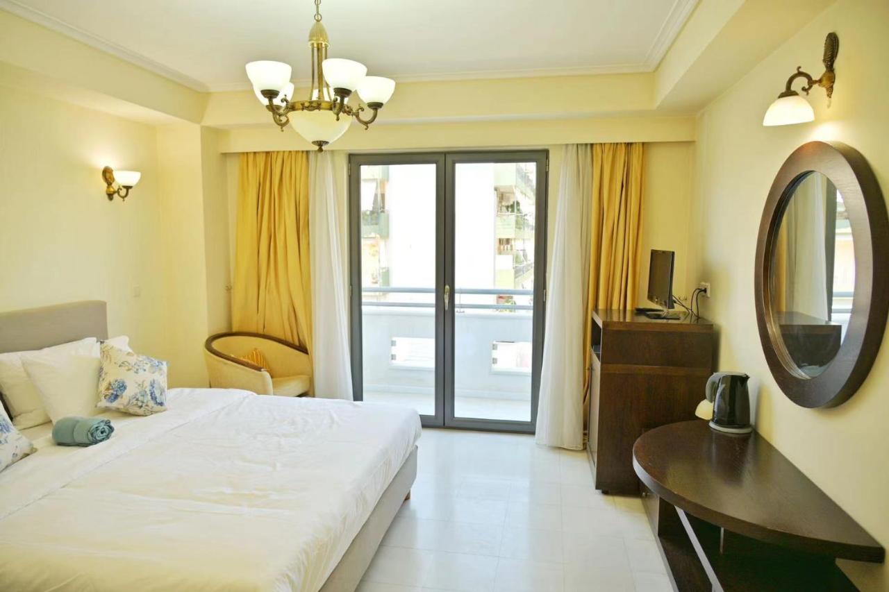 New Times Home & Hotels Near Metro Station Athens Center Atenas Exterior foto